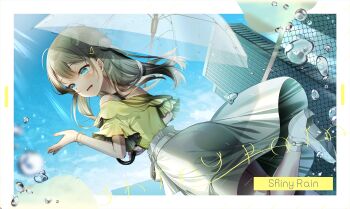 1girl blue_eyes blue_sky brown_hair building chi_no commentary_request hair_bun highres holding holding_umbrella long_hair off-shoulder_shirt off_shoulder open_mouth original shirt shoes short_sleeves single_hair_bun single_side_bun skirt sky skyscraper solo transparent transparent_umbrella umbrella water_drop white_shoes white_skirt yellow_shirt