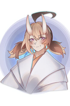 1girl absurdres ahoge alternate_costume brown_hair gigi_murin hair_between_eyes hair_between_horns highres hololive hololive_english horns japanese_clothes kimono looking_at_viewer multicolored_hair oni pink_eyes qjinator simple_background smile solo virtual_youtuber white_kimono