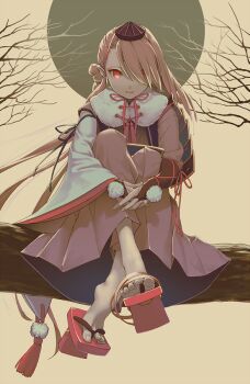 1boy armor branch geta green_circle grey_hair grey_hakama hair_over_one_eye hakama hakama_pants hat ima-no-tsurugi japanese_armor japanese_clothes leuco long_hair looking_at_viewer male_focus pants red_eyes shoulder_armor sitting sitting_on_branch sode solo tengu-geta toes tokin_hat touken_ranbu two-tone_background yellow_background