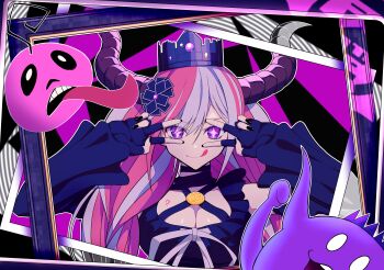 +_+ 1girl :q ? absurdres bare_shoulders black_choker black_dress black_gloves black_nails breasts choker cleavage closed_mouth commentary crown demon_girl demon_horns detached_sleeves double_v dress eyes_visible_through_hair fingerless_gloves frilled_dress frills gloves hair_between_eyes highres horns large_breasts long_hair looking_at_viewer low_twintails master_detective_archives:_rain_code multicolored_hair nail_polish outline purple_eyes shinigami_(rain_code) simple_background smile solo straight-on straight_hair tongue tongue_out twintails two-tone_hair upper_body v v-shaped_eyebrows v_over_eye white_outline wide_sleeves zanmu_no_sora