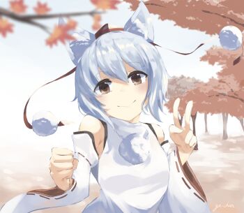 1girl animal_ear_fluff animal_ears arms_up blurry brown_eyes clenched_hand closed_mouth commentary_request depth_of_field detached_sleeves ga-chan_(kokonattusoul) hair_between_eyes hat highres inubashiri_momiji long_sleeves looking_at_viewer maple_tree medium_hair outdoors partial_commentary pom_pom_(clothes) red_hat red_ribbon ribbon ribbon-trimmed_sleeves ribbon_trim shirt sidelighting signature sky smile solo split_mouth swept_bangs tokin_hat touhou tree upper_body v white_hair white_shirt white_sky wide_sleeves wolf_ears wolf_girl