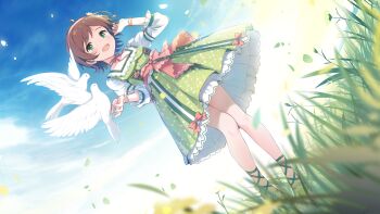 1girl bare_legs bird blue_sky blurry blurry_foreground blush bracelet cloud commentary_request commission dove dress full_body grass green_dress green_eyes green_shoes hand_up idolmaster idolmaster_million_live! idolmaster_million_live!_theater_days jewelry kinoshita_hinata long_sleeves looking_at_viewer nimura_yuuji open_mouth outdoors pinafore_dress pink_background pixiv_commission polka_dot polka_dot_dress shoes sky sleeveless sleeveless_dress smile solo