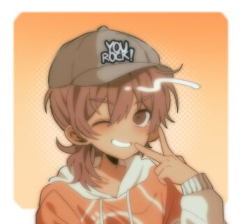 1boy ;d baseball_cap border brown_eyes brown_hair clothes_writing collarbone dark-skinned_male dark_skin english_text grey_hat grin halftone halftone_background hand_up hat highres hood hood_down hoodie kel_(birthday)_(omori) kel_(faraway)_(omori) kel_(omori) layered_sleeves long_sleeves low_ponytail male_focus my_loleeta official_alternate_costume official_alternate_hairstyle omori one_eye_closed open_mouth orange_background orange_shirt outside_border ponytail portrait puffy_long_sleeves puffy_sleeves shirt short_hair short_over_long_sleeves short_ponytail short_sleeves simple_background smile solo v v-shaped_eyebrows white_border white_hoodie