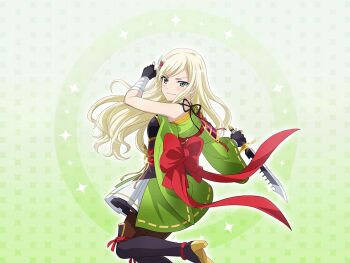 1girl aqua_eyes back_bow bandaged_hand bandages black_gloves blonde_hair boots bow closed_mouth fingerless_gloves game_cg gloves green_kimono high_heel_boots high_heels holding holding_knife holding_weapon japanese_clothes kimono knee_boots knife long_hair long_sleeves looking_at_viewer obi official_art red_bow sash shoujo_kageki_revue_starlight shoujo_kageki_revue_starlight_-re_live- smile solo standing standing_on_one_leg v-shaped_eyebrows weapon wide_sleeves yumeoji_fumi