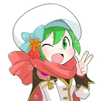 1girl blue_bow blush bow brown_cape cape commentary_request fang flower genetic_(ragnarok_online) green_eyes green_hair hat hat_bow jacket looking_at_viewer oekakipikki official_alternate_costume one_eye_closed open_mouth orange_flower ragnarok_online red_cape short_hair simple_background skin_fang smile solo tam_(ragnarok_online) two-sided_cape two-sided_fabric upper_body w white_background white_hat white_jacket