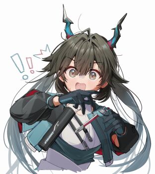 1girl absurdres arknights arknights:_endfield bilingual_commentary black_gloves black_hair blue_jacket blush chen_qianyu_(arknights) commentary cropped_jacket dragon_girl dragon_horns gloves grey_eyes hair_between_eyes highres horns jacket long_hair looking_at_viewer mixed-language_commentary open_mouth patanda shirt solo twintails upper_body white_shirt