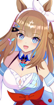 1girl almond_eye_(umamusume) animal_ears blue_eyes blunt_bangs blush breasts cleavage collarbone detached_sleeves hair_ornament hairband hairclip highres horse_ears horse_girl jewelry looking_at_viewer medium_breasts multicolored_hair necklace open_mouth portrait simple_background solo two-tone_hair umamusume white_background yo-ha