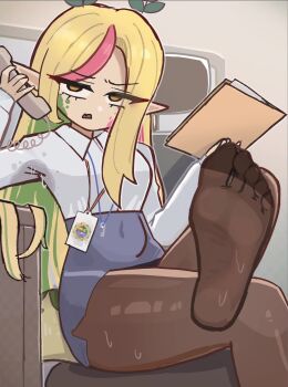 1girl anger_vein animated blonde_hair crossed_legs cum ejaculation feet folder guunerd3v highres indie_virtual_youtuber lanyard long_hair looking_at_viewer miniskirt momo_cita multicolored_hair office_lady open_mouth pantyhose phone pointy_ears pov skirt soles steam streaked_hair sweat toes video yellow_eyes