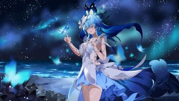 1girl armlet blue_butterfly blue_hair blue_veil breasts bug butterfly colored_eyelashes cowboy_shot dress hair_between_eyes hands_up highres insect jewelry light_blush long_hair looking_at_animal medium_breasts missing_commentary night ocean outdoors parted_lips purple_eyes qianbihezhong shore shorekeeper_(wuthering_waves) sky sleeveless sleeveless_dress solo thighs two-tone_veil veil white_dress white_veil wuthering_waves