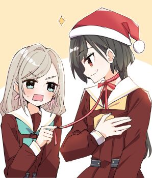 2girls aqua_neckerchief black_hair blue_eyes blush brown_dress ceras_yanagida_lilienfeld choker commentary_request dress grey_hair hair_ornament hair_ribbon hand_on_own_chest hasu_no_sora_school_uniform hat height_difference highres holding holding_leash holding_ribbon jellyfish_cut kanduki_kamibukuro katsuragi_izumi leash link!_like!_love_live! long_hair long_sleeves love_live! multiple_girls neckerchief open_mouth orange_hair pink_ribbon rectangular_mouth red_eyes red_hat red_ribbon ribbon ribbon_choker sailor_collar sailor_dress santa_hat school_uniform sparkle triangle_hair_ornament upper_body virtual_youtuber white_sailor_collar winter_uniform yellow_background yellow_neckerchief yuri