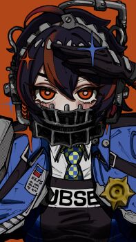 Rule 34 | 1girl, arm up, black gloves, black hair, blue jacket, collared shirt, commentary request, double-parted bangs, gloves, hair between eyes, hairband, highres, holster, jacket, looking at viewer, metal hairband, multicolored hair, necktie, orange background, police, police badge, police uniform, policewoman, red background, red eyes, red streaks, reverse bear trap, salute, saw (movie), shirt, shisunomiunko, short hair, shoulder holster, simple background, solo, sparkle, straight-on, streaked hair, upper body, zenless zone zero, zhu yuan