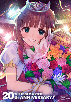1girl amami_haruka anniversary audience backlighting blue_flower blush bouquet brown_hair flower glowstick green_eyes grin hair_ribbon highres holding holding_bouquet idolmaster idolmaster_(classic) ima_(lm_ew) looking_at_viewer medium_hair pink_flower puffy_short_sleeves puffy_sleeves red_flower red_ribbon ribbon short_sleeves signature smile solo tiara twitter_username upper_body yellow_flower