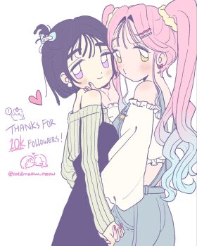 2girls alien_stage alternate_costume black_dress blue_hair bow bow_earrings coldmeow commentary dress earrings english_commentary english_text frilled_shirt frills green_sweater hair_ornament hair_scrunchie hairclip hand_on_another&#039;s_chin heart highres jewelry long_hair long_sleeves milestone_celebration mizi_(alien_stage) multicolored_hair multiple_girls off-shoulder_shirt off-shoulder_sweater off_shoulder one_side_up overalls pink_nails puckered_lips puffy_long_sleeves puffy_sleeves purple_eyes scrunchie shirt short_hair sua_(alien_stage) sweater twintails twitter_username two-tone_hair very_long_hair white_shirt yellow_eyes yellow_scrunchie