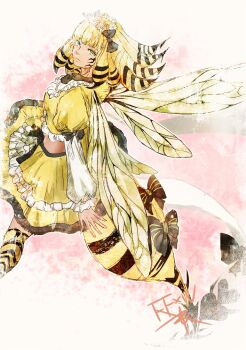 1girl abdomen_tail arthropod_girl artistic_error bee_girl bee_wings black_bow blonde_hair bow closed_mouth commentary_request copyright_name cropped_shirt dark-skinned_female dark_skin final_fantasy final_fantasy_xiv flower green_eyes hair_bow head_wreath honey_b._lovely insect_girl insect_wings long_sleeves medium_hair no_heterochromia ruka_(blueplus84) shirt skirt sleeve_bow solo stinger tail tail_bow tail_ornament white_flower wings yellow_shirt yellow_skirt