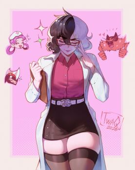 belt bisharp black_hair chibi closed_eyes coat commentary disembodied_head doctor english_commentary flat_chest gen_5_pokemon gen_7_pokemon highres incineroar joy_(pokemon) lab_coat lizo_(nyantcha) makeup multicolored_hair nintendo nyantcha original pokemon split-color_hair thick_thighs thighhighs thighs thumbs_up two-tone_hair white_coat white_hair yorra_villeneuve_(nyantcha)