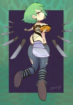 1girl absurdres artist_name belt blue_pants border breasts brown_belt brown_shoes cleavage commentary crop_top denim earrings english_commentary floating floating_object floating_weapon green_border green_hair highres hikage_(senran_kagura) jeans jewelry knife large_breasts light_blush looking_at_viewer looking_back multiple_knives orange_shirt pants purple_background senran_kagura senran_kagura_burst senran_kagura_burst_re:newal shirt shoes short_hair slit_pupils solo tongue tongue_out torn_clothes torn_jeans torn_pants weapon yellow_eyes yorripi