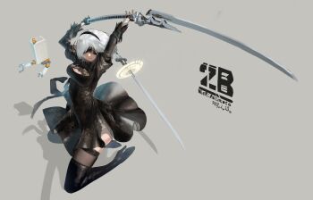 1girl 2b_(nier:automata) arms_up black_boots black_hairband blindfold boots breasts character_name cleavage_cutout clothing_cutout commentary copyright_name covered_eyes dated dress drone feather-trimmed_sleeves feather_trim full_body gloves grey_background hairband high_heel_boots high_heels highres holding holding_sword holding_weapon inkun juliet_sleeves katana leather leather_boots long_sleeves medium_breasts medium_hair mole mole_under_mouth nier:automata nier_(series) pod_(nier:automata) puffy_sleeves shadow skindentation sword thigh_boots thighhighs thighhighs_under_boots virtuous_contract virtuous_treaty weapon white_hair