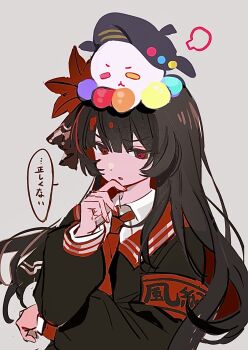 1girl animal animal_on_head animalization armband black_hair black_shirt blunt_bangs chinese_commentary collared_shirt commentary_request flower grey_background hair_flower hair_ornament hand_on_own_chin highres jogasaki_noah long_hair long_sleeves mahou_shoujo_no_majo_saiban necktie nikaido_hiro octopus on_head puff_of_air red_armband red_eyes red_flower red_necktie shirt simple_background smzchika solo speech_bubble translation_request upper_body