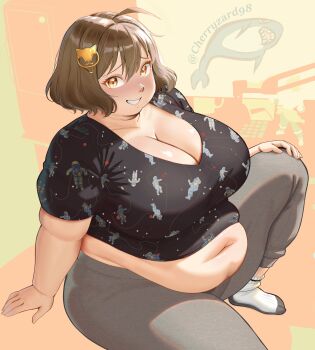 1girl ahoge anis_(nikke) astronaut_print belly big_belly black_shirt blush breasts brown_eyes brown_hair cat_hair_ornament cherryzard98 cleavage fat fat_woman goddess_of_victory:_nikke grey_pants hair_ornament hand_on_own_knee highres huge_breasts leggings lips midriff_peek navel pants shirt short_hair sitting smile socks solo t-shirt thick_arms thick_thighs thighs tight_clothes twitter_username