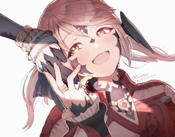 2girls :d au_ra black_scales blush cirina_mol dragon_horns final_fantasy final_fantasy_xiv green_eyes hand_on_another&#039;s_cheek hand_on_another&#039;s_face holding_hands horns jewelry long_hair looking_to_the_side mugi_kosuta multiple_girls open_mouth out_of_frame pink_hair ring sadu_dotharl signature simple_background smile solo_focus twitter_username white_background yuri