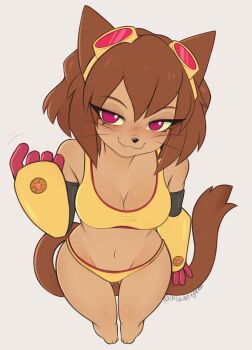 1girl :3 alternate_costume animal_ears bikini breasts brown_hair cat_ears cat_girl cat_tail cleavage closed_mouth commentary curvy fangs furry furry_female gameoverse goggles goggles_on_head grey_background highres kit_bodega looking_at_viewer medium_breasts official_alternate_costume pestyskillengton short_hair simple_background smile solo swimsuit tail twitter_username wide_hips yellow_bikini