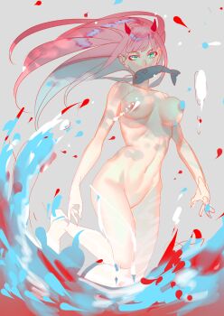 1girl absurdres animal breasts commentary completely_nude convenient_censoring darling_in_the_franxx fish green_eyes highres holding holding_animal holding_fish horns ituki_kuniharu long_hair looking_at_viewer mouth_hold navel nipples nude pink_hair scene_reference solo water_drop waving zero_two_(darling_in_the_franxx)