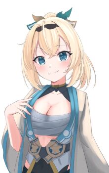 1girl black_hairband blonde_hair blue_eyes blush breasts chest_sarashi cleavage closed_mouth commentary crossed_bangs hair_between_eyes hair_ornament hairband hand_up haori hololive japanese_clothes kazama_iroha kazama_iroha_(1st_costume) large_breasts looking_at_viewer medium_hair ramkilog sarashi simple_background smile solo upper_body virtual_youtuber white_background