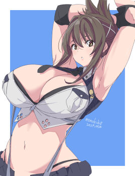 1girl armpits artist_name black_skirt blue_background breasts brown_eyes brown_hair cleavage dated hair_ornament highres kichihachi kisaragi_chitose large_breasts looking_at_viewer medium_hair navel skirt solo super_robot_wars super_robot_wars_v suspenders two-tone_background x_hair_ornament