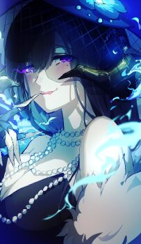 1girl aktkskr black_dress black_hair blue_fire blush breasts claws cleavage commentary_request constance_(honkai:_star_rail) constance_(recollection)_(honkai:_star_rail) demon_horns dress fire fishnet_veil fur_trim gold_trim hat highres honkai:_star_rail honkai_(series) horns jewelry large_breasts long_hair looking_at_viewer mole mole_under_eye necklace official_alternate_costume pearl_necklace purple_eyes sleeveless teeth tongue tongue_out upper_teeth_only