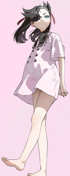 1girl 987645321o asymmetrical_bangs bare_legs barefoot black_hair closed_mouth earrings full_body green_eyes hair_over_one_eye hair_ribbon highres jewelry marnie_(pokemon) nintendo pink_background pokemon pokemon_swsh ribbon shirt short_sleeves simple_background single_earring solo standing thighs twintails undercut white_shirt