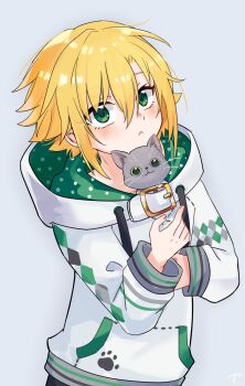 1boy :&lt; blonde_hair blush cat drawstring flipped_hair green_eyes green_hoodie grey_background hair_between_eyes highres hood hood_down hoodie long_sleeves looking_at_viewer male_focus nijisanji polka_dot polka_dot_hoodie sakurakyousuke0 short_hair sidelocks simple_background solo standing two-sided_fabric upper_body uzuki_kou uzuki_kou_(2nd_costume) virtual_youtuber white_hoodie