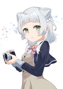 1girl :3 blush camera closed_mouth dress green_eyes hair_ornament highres holding holding_camera kashiwagi_mia kinakollll long_sleeves looking_at_viewer ongeki smile solo striped_background two-tone_background virtual_youtuber white_background