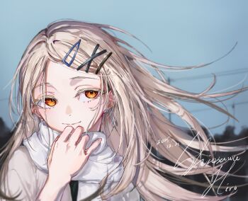 1girl adjusting_scarf blonde_hair blue_sky character_name closed_mouth coat colored_eyelashes commentary_request dated earrings floating_hair gakuen_idolmaster hair_ornament hairclip hand_up hanozuku highres idolmaster jewelry long_hair looking_to_the_side orange_eyes outdoors parted_bangs power_lines revision scarf shinosawa_hiro sky smile solo stud_earrings upper_body utility_pole white_coat white_scarf wind x_hair_ornament