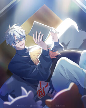 2boys antenna_hair arm_tattoo black_shirt black_sweater blonde_hair blue_eyes book chimera_(honkai:_star_rail) commentary commentary_request english_commentary facebook_username glasses gradient_hair highres holding holding_book honkai:_star_rail honkai_(series) hug instagram_username jiman long_sleeves male_focus medium_hair mixed-language_commentary multicolored_hair multiple_boys mydei_(fig_stew)_(honkai:_star_rail) mydei_(honkai:_star_rail) open_mouth pants parted_bangs phainon_(honkai:_star_rail) phainon_(vigethos)_(honkai:_star_rail) red_hair red_tattoo shirt short_hair short_sleeves sweater tattoo thai_commentary twitter_username white_hair white_pants yaoi