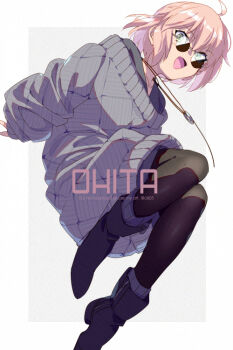 1girl ahoge black_boots blonde_hair boots breasts brown_pantyhose cosplay echo_(circa) fate/grand_order fate_(series) grey_eyes grey_shirt grey_sweater jewelry kondou_isami_(fate) kondou_isami_(fate)_(cosplay) kondou_isami_(over_the_same_sky)_(fate) long_sleeves looking_at_viewer medium_breasts necklace off_shoulder okita_souji_(fate) open_mouth pantyhose round_eyewear shirt short_hair smile solo sunglasses sweater