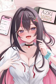1girl 7nopi :d absurdres alternate_costume asymmetrical_sidelocks azki_(hololive) bed_sheet black_collar black_hair breasts button_gap cellphone cleavage collar collared_shirt colored_inner_hair commentary_request double-parted_bangs dress_shirt fang hair_between_eyes hair_intakes handheld_game_console heart_pendant highres hololive large_breasts looking_at_viewer lying mole mole_under_eye multicolored_hair nail_polish on_back open_mouth pendant_collar phone pink_hair pink_nails purple_eyes scrunchie shirt sidelocks skin_fang smartphone smile solo streaked_hair test_score text_messaging translation_request upper_body virtual_youtuber white_hair white_shirt wrist_scrunchie