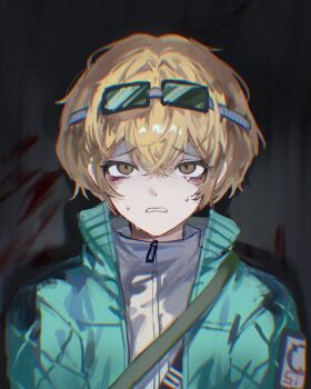 1boy absurdres bishounen blonde_hair blood blood_splatter devyat&#039;_association_north_uniform eyewear_on_head goggles goggles_on_head green_jacket hair_between_eyes highres iur5021 jacket limbus_company looking_at_viewer male_focus open_mouth project_moon shirt sinclair_(project_moon) solo sweat upper_body white_shirt yellow_eyes
