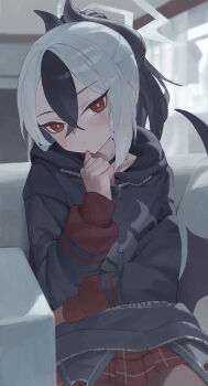 1girl absurdres bare_legs black_choker black_hair black_hoodie black_horns black_wings blue_archive chinese_commentary chiyo_kami choker closed_mouth commentary_request couch halo highres hood hoodie horns indoors kayoko_(blue_archive) looking_at_viewer multicolored_hair ponytail red_eyes red_skirt single_wing sitting skirt solo sunlight two-tone_hair white_hair white_halo wings