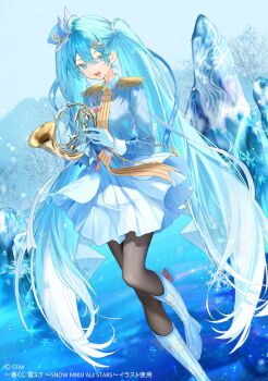 1girl ahoge aqua_boots aqua_hair band_uniform beamed_eighth_notes black_pantyhose blue_dress blue_eyes blue_hair boots commentary_request dress eighth_note epaulettes french_horn fringe_trim half_note harui_(hr_x9_) hat hatsune_miku highres holding horn_ornament horns instrument long_hair long_sleeves looking_at_viewer mini_hat mini_shako_cap multicolored_hair musical_note musical_note_print official_alternate_costume official_alternate_hairstyle open_mouth pantyhose pleated_dress quarter_note shako_cap sixteenth_note smile snowflake_print treble_clef twintails very_long_hair vocaloid yuki_miku yuki_miku_(2020)