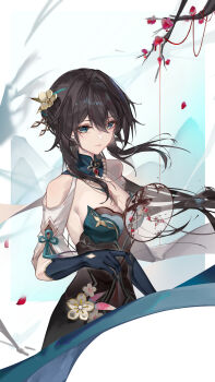 1girl absurdres andoff bare_shoulders black_dress black_gloves black_hair breasts brown_sleeves cleavage closed_mouth clothing_cutout collar detached_collar detached_sleeves dress earrings elbow_gloves flower gloves green_collar green_dress green_eyes green_hair hair_between_eyes hair_flower hair_ornament hair_over_shoulder hand_fan highres holding holding_fan honkai:_star_rail honkai_(series) jewelry large_breasts long_hair looking_at_viewer multicolored_dress multicolored_hair multicolored_sleeves red_flower red_petals ruan_mei_(honkai:_star_rail) short_sleeves shoulder_cutout solo streaked_hair two-tone_dress two-tone_sleeves upper_body white_flower white_sleeves yellow_flower