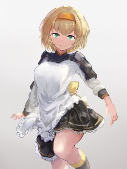 1girl apron armor black_skirt blonde_hair bow brown_headband chatan_nakiri_(tenka_hyakken) closed_mouth commentary_request dark-skinned_female dark_skin frilled_apron frills green_eyes grey_background hamu111 headband highres japanese_armor kappougi kneehighs looking_at_viewer short_hair shoulder_armor skirt socks sode standing standing_on_one_leg tenka_hyakken yellow_bow