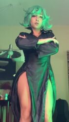 1girl animated ass audible_music bare_legs brazil brazilian_(nationality) breasts cosplay female_focus green_eyes green_hair indoors looking_at_viewer lowres medium_breasts nerokosplayer no_panties one-punch_man photo_(medium) real_life short_hair solo sound tagme tatsumaki video
