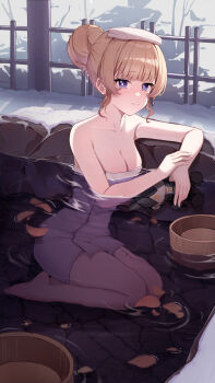 1girl blonde_hair blue_eyes breasts bucket character_doll cleavage closed_mouth collarbone commentary_request doll elbow_rest hair_up highres holding holding_doll light_blush looking_at_viewer male_rover_(wuthering_waves) medium_breasts naked_towel partially_submerged petals petals_on_liquid phoebe_(wuthering_waves) rover_(wuthering_waves) seiza shengwr short_hair sitting smile solo tacet_mark_(wuthering_waves) towel towel_on_head wooden_bucket wuthering_waves