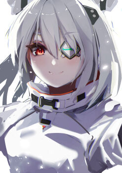1girl absurdres commentary_request eyepatch grey_hair heaven_burns_red highres looking_at_viewer natsuki_(muravito) red_eyes smile yamawaki_bon_ivar
