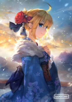 Rule 34 | 1girl, absurdres, ahoge, arm at side, artist name, artoria pendragon (fate), back bow, backlighting, blonde hair, blue bow, blue eyes, blue kimono, blush, bow, closed mouth, commentary request, day, fate/grand order, fate (series), female focus, floral print, flower, from side, fur, gradient sky, hair bun, hair flower, hair ornament, hand on own chest, highres, japanese clothes, kimono, long sleeves, looking at viewer, looking to the side, nose blush, obi, official alternate costume, outdoors, patipat asavasena, print kimono, railing, red flower, saber (fate), saber (first sunrise) (fate), sash, short hair, sidelocks, single hair bun, sky, smile, snowing, solo, sunlight, upper body, wide sleeves