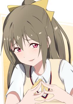 1girl absurdres alternate_hairstyle brown_hair hair_ribbon highres light_blush long_hair looking_at_viewer love_live! love_live!_nijigasaki_high_school_idol_club nakasu_kasumi nijigasaki_school_uniform osaka_shizuku own_hands_together ponytail red_eyes ribbon role_reversal school_uniform smile smug solo zasshoku_ojisan