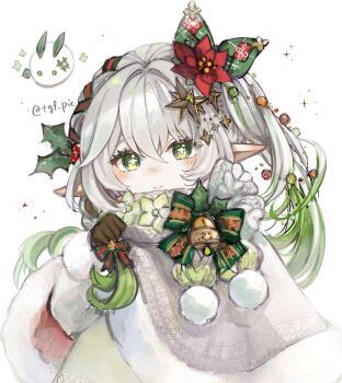 1girl blush bow brown_gloves christmas christmas_ornaments christmas_star cloak commentary_request fur-trimmed_cloak fur_trim genshin_impact gloves green_bow highres light_smile looking_at_viewer multicolored_hair nahida_(genshin_impact) pointy_ears red_cloak tgf_pic white_cloak