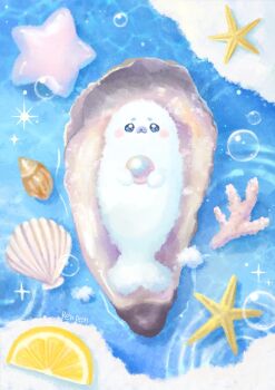 animal animal_focus blue_eyes blush blush_stickers bubble closed_mouth commentary food fruit gem highres lemon lemon_slice lying no_humans on_back original pearl_(gemstone) penpen_(pencopeco) seal_(animal) seashell shell smile starfish symbol-only_commentary water