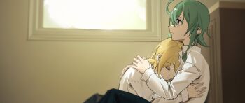 2girls ahoge black_pants blonde_hair closed_eyes collared_shirt green_eyes green_hair gumi hands_on_another's_back highres hug indoors kagamine_rin medium_hair multiple_girls pants shirt short_hair sidelocks sitting sleeping vocaloid white_shirt window wounds404 yuri