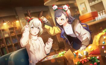 >_< 2girls :d azusawa_kohane bell black_hair blonde_hair blue_hair blurry blurry_background blush bow box breasts cardboard_box christmas_lights christmas_ornaments christmas_wreath colorful_palette earrings fake_antlers find_a_way_out_(project_sekai) game_cg glass_bottle gradient_hair hair_ornament hairband hairclip hat highres jacket jewelry long_hair multicolored_hair multiple_girls official_art open_clothes open_jacket open_mouth orange_eyes pants project_sekai red_hairband red_hat santa_hat shelf shiraishi_an shirt smile sparkle star_(symbol) star_earrings star_hair_ornament sweater third-party_source tinsel tongue white_jacket white_shirt white_sweater wreath yellow_eyes zipper